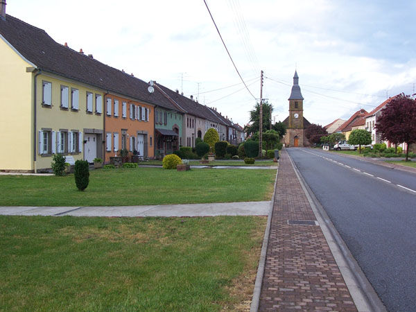 Le vilage-rue de Saint Louis - Pays de Sarrebourg